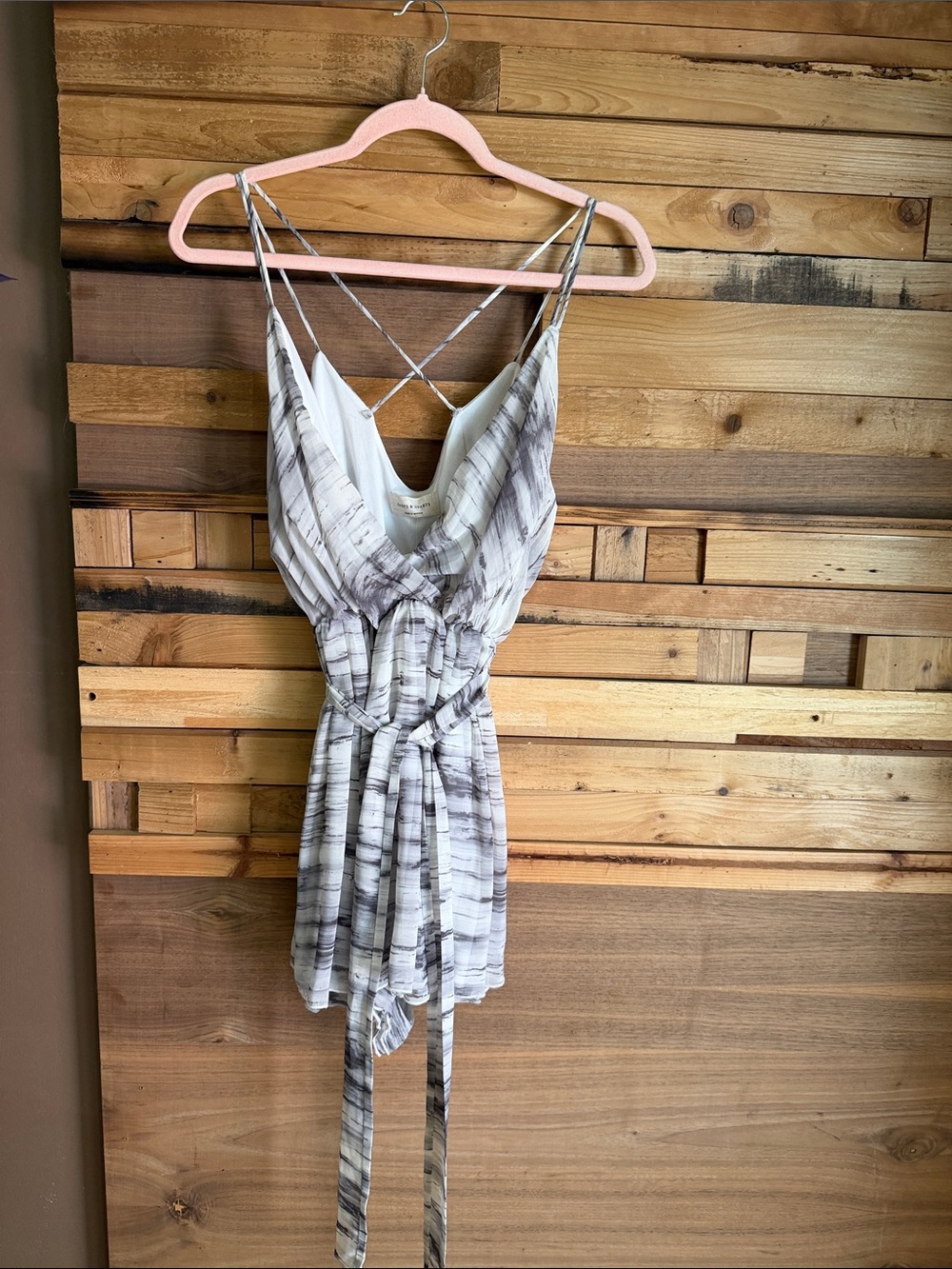 Saints & Hearts Striped Tie-Waist Spaghetti Strap Romper in Light Gray and White